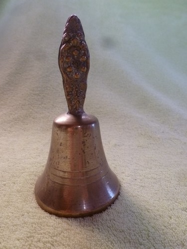 Glocke aus messing - glocke, messing.