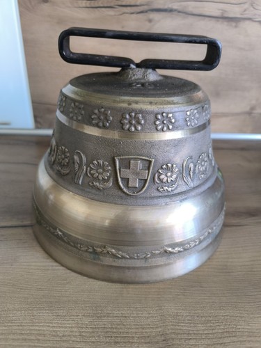 Schweizer glocke - schweizer,
