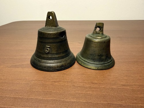 Alte metallglocke - 2x,