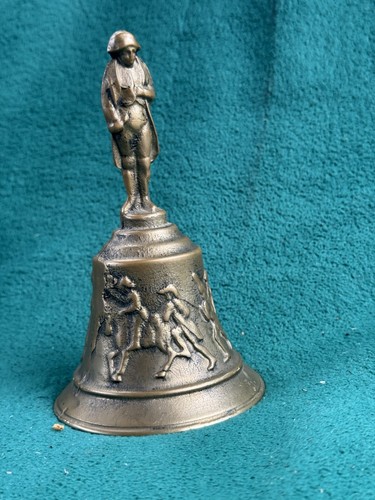Antike messingglocke mit figur - antike,